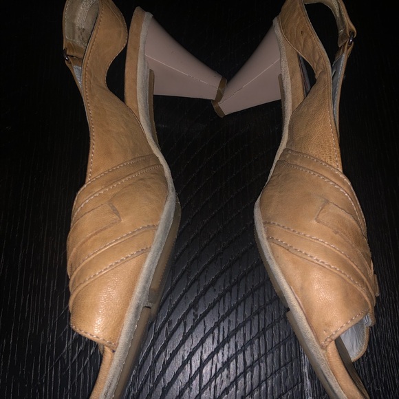 HUGO BOSS peep toe heels - Picture 6 of 8